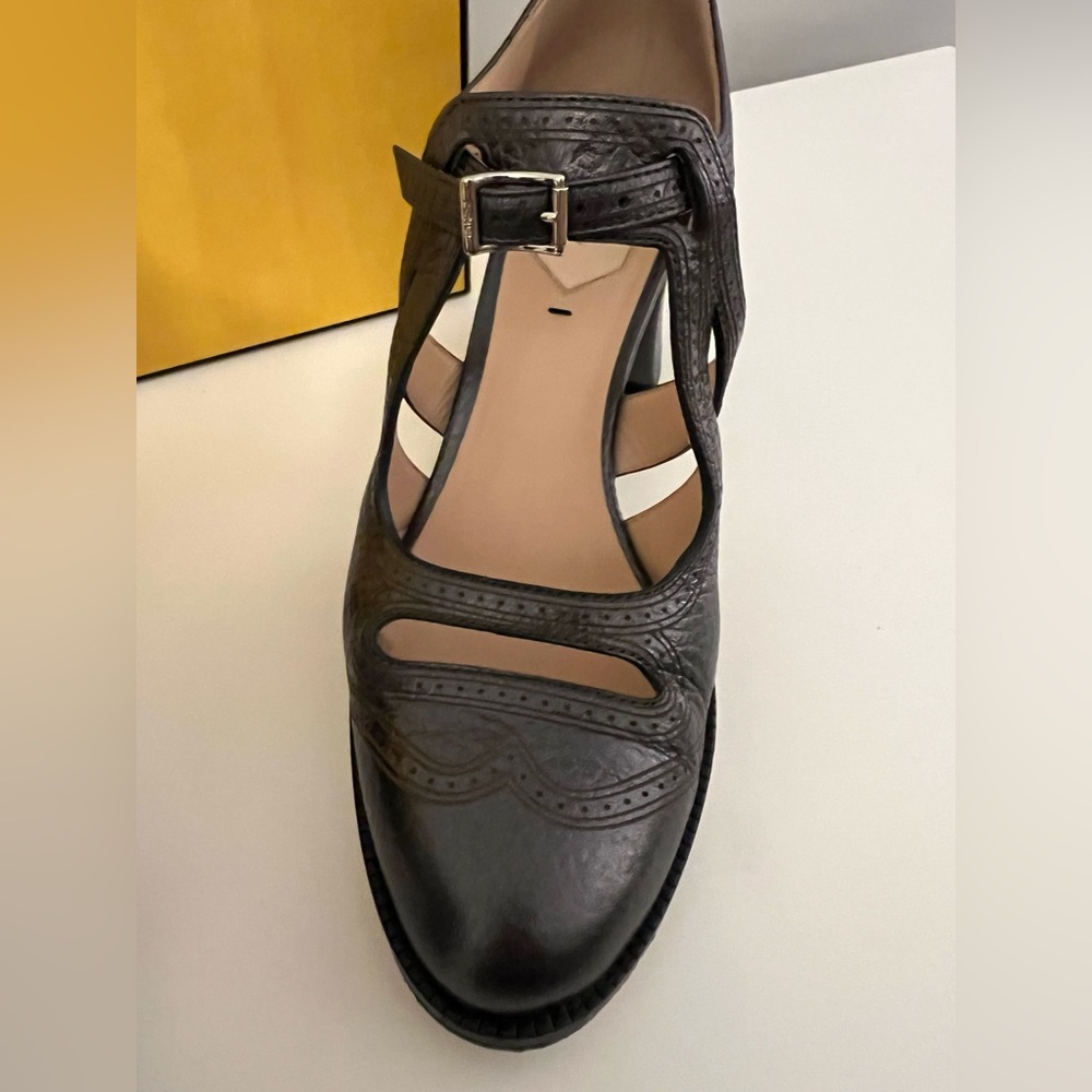 Authentic Fendi Charcoal Cut-out Mary Jane Pumps, Size 7 - Picture 5 of 14